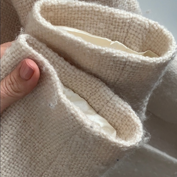 Elegant Cream Bouclé wool Overcoat - Picture 6 of 8